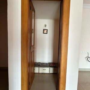 Furnished Amenities in 3 BHK Apartment at Padmanabha Nagar – for Rent