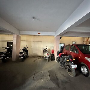 Parking in 3 BHK Apartment at Padmanabha Nagar – for Rent