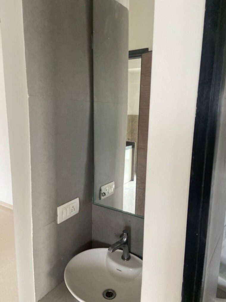Attached Bathroom, goregaon west 2 Bedroom 710 Sq.Ft. Apartment In Goregaon West Mumbai 10068129