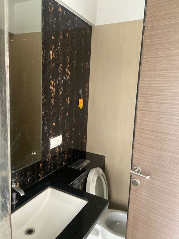 Bathroom, goregaon west 2 Bedroom 710 Sq.Ft. Apartment In Goregaon West Mumbai 10068129