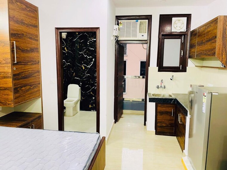 Master Bedroom, dlf-cyber-city 1 RK 1000 Sq.Ft. Builder Floor In Sector 24 Gurgaon 10068165