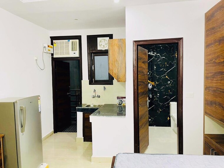 Master Bedroom, dlf-cyber-city 1 RK 1000 Sq.Ft. Builder Floor In Sector 24 Gurgaon 10068165