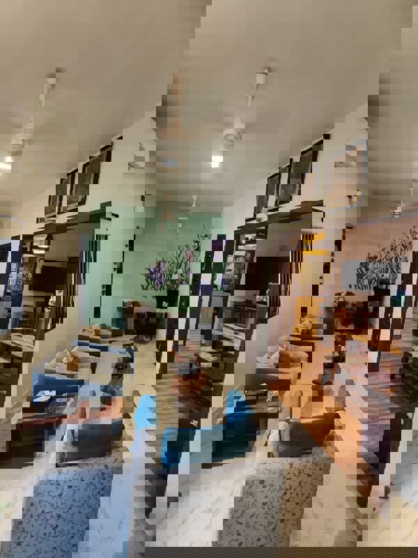 2 BHK 800 Sq.Ft. Apartment in Himath Ghar Khar West