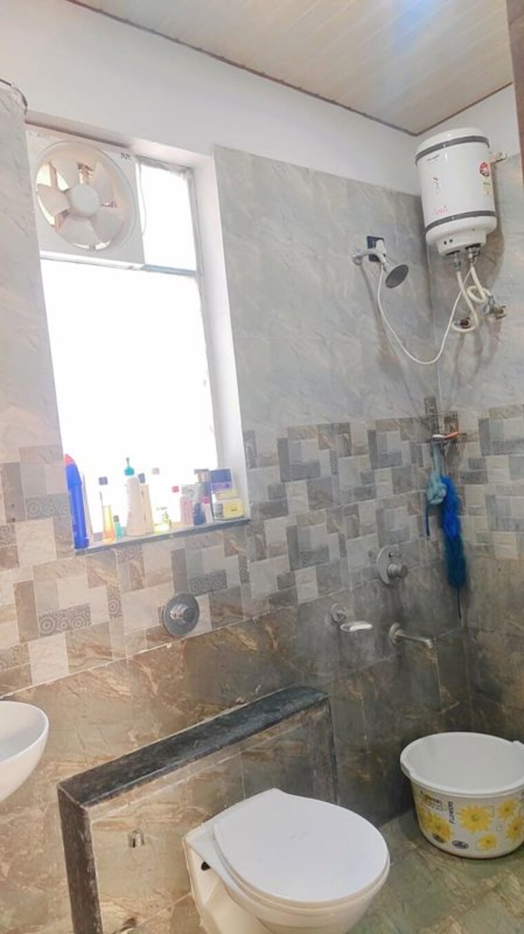 Bathroom, mahaveer nagar 2.5 Bedroom 1100 Sq.Ft. Apartment In Mahaveer Nagar Raipur 10056315