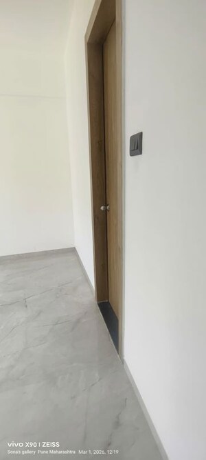 Room in 2 BHK Apartment at Unique Youtopia, Kharadi – for Rent