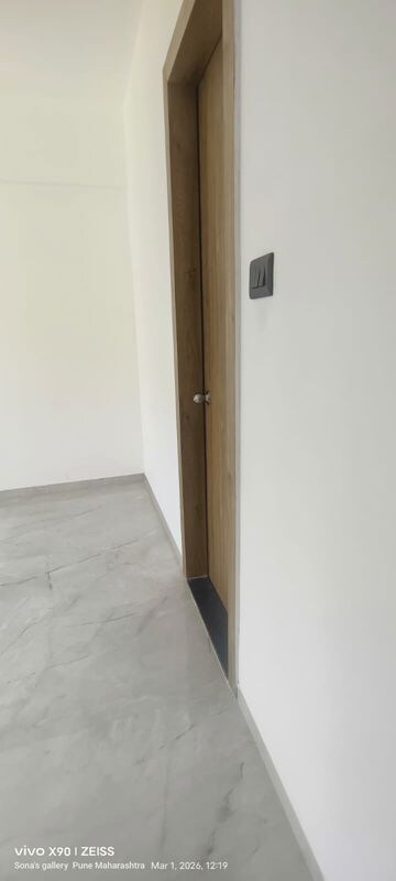 Room in 2 BHK Apartment at Unique Youtopia, Kharadi – for Rent