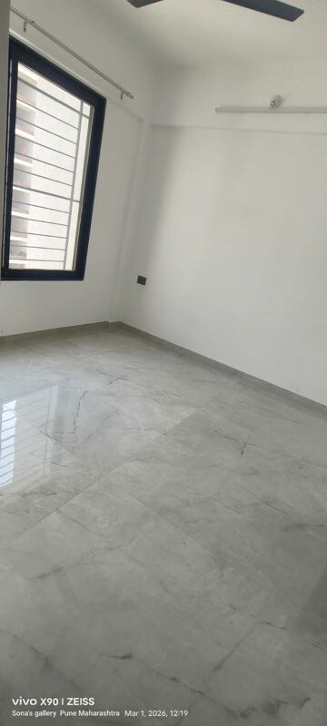Room in 2 BHK Apartment at Unique Youtopia, Kharadi – for Rent