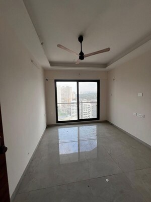 Room in 3 BHK Apartment at Je And Vee Om Trimurti, Malad East – for Rent
