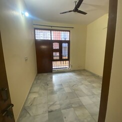 3.5 BHK + Servant Room,Extra Room Independent House For Rent in Sector 21D