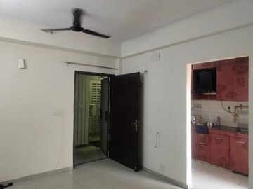 Room in 2 BHK Apartment at Himalaya Pride, Tech Zone 4 Greater Noida – for Rent