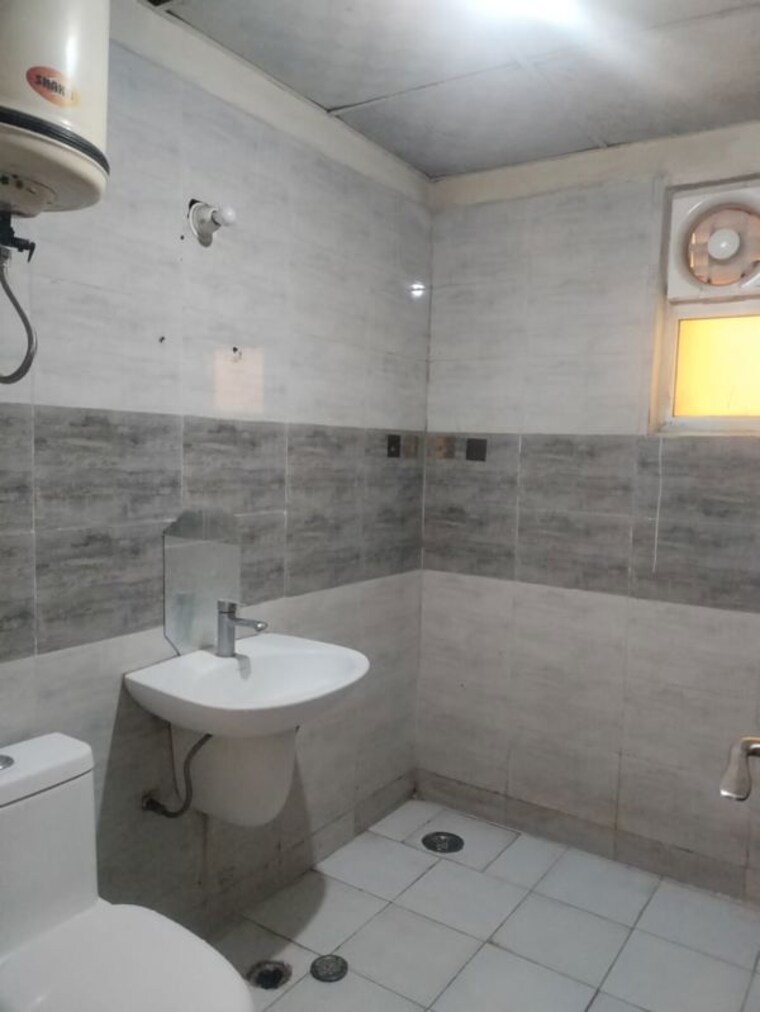 Bathroom, himalaya-pride 2 Bedroom 1185 Sq.Ft. Apartment In Tech Zone 4 Greater Noida Greater Noida 9898202
