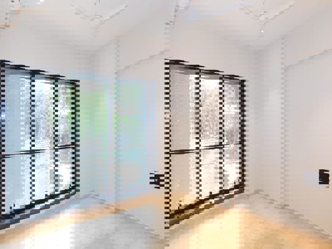 3 BHK 1050 Sq.Ft. Apartment in Laxmi Niwas Khar West