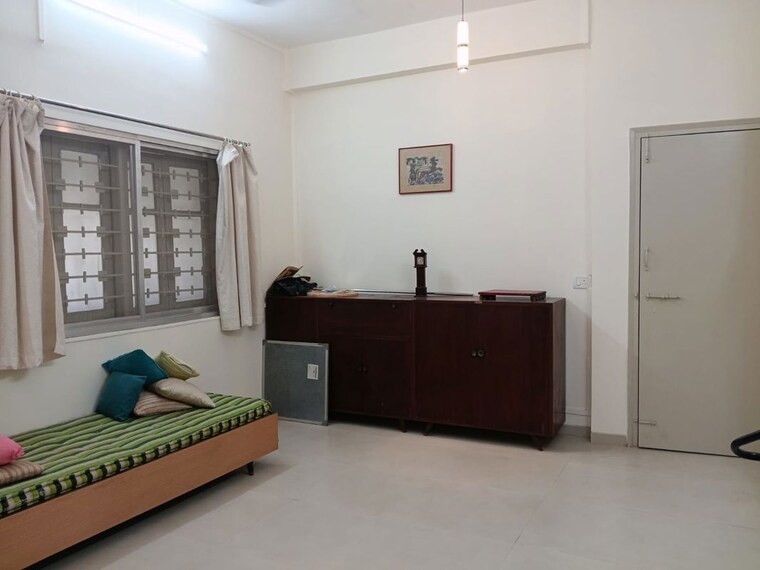 Room, andheri east 4 Bedroom 2000 Sq.Ft. Apartment In Andheri East Mumbai 10057663