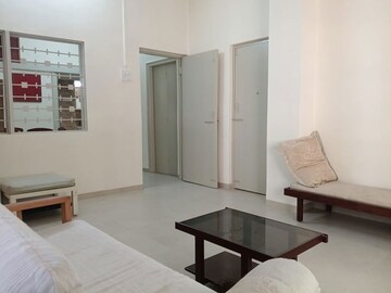 Room in 4 BHK Apartment at Andheri East – for Rent