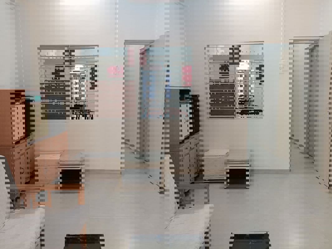 Living Room in 4 BHK Apartment at Andheri East – for Rent