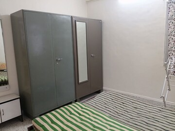 Room in 4 BHK Apartment at Andheri East – for Rent