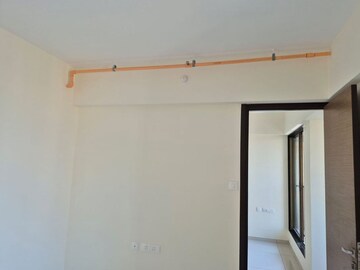 Room in 2.5 BHK Apartment at Chandak 34 Park Estate, Goregaon West – for Rent