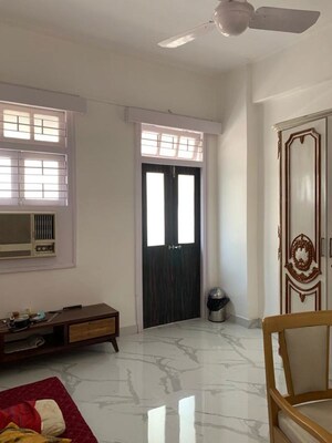 Living Room in 1 BHK Apartment at Jorawar Bhavan, Marine Lines – for Rent