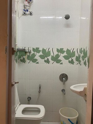 Bathroom in 1 BHK Apartment at Jorawar Bhavan, Marine Lines – for Rent