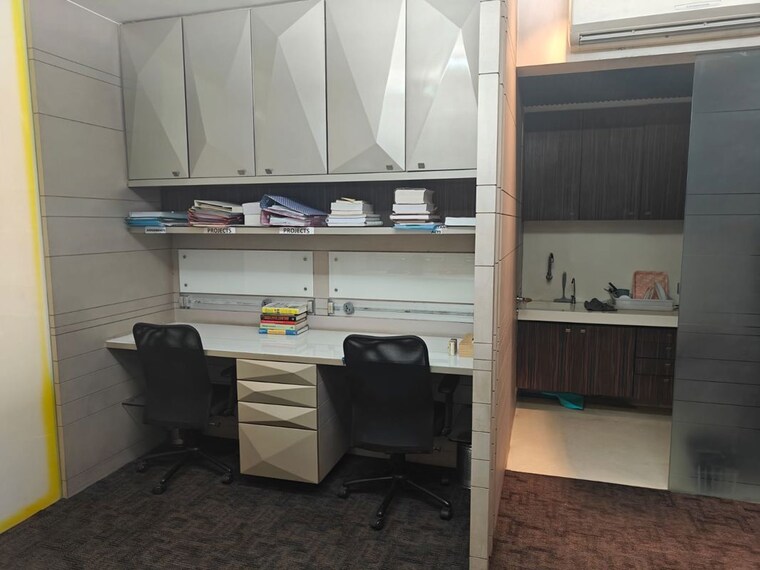 Team Area, embassy-centre Commercial Office Space 525 Sq.Ft. In Nariman Point Mumbai 10065831