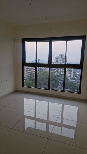 Room in 2 BHK Apartment at Chandak 34 Park Estate, Goregaon West – for Rent
