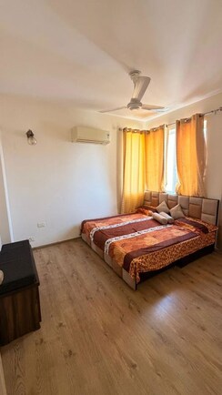2.5 BHK + Study Room Apartment For Sale in Microtek Greenburg