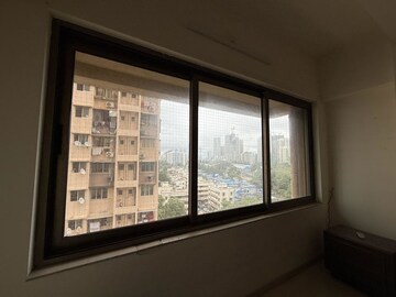 Room in 2 BHK Apartment at Willingdon Heights, Tardeo – for Sale