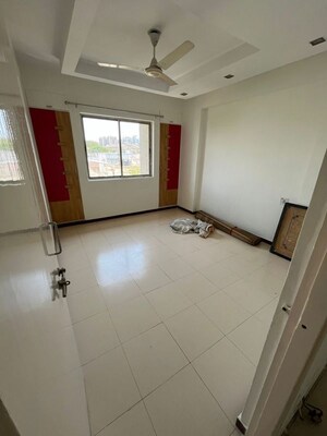 Room in 3 BHK Apartment at Ramdevnagar – for Rent