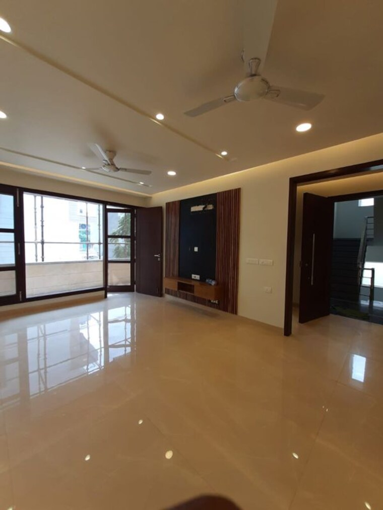 Room, tdi-the-grand-retreat 4 Bedroom 554 Sq.Yd. Builder Floor In Sector 88 Faridabad 10068478
