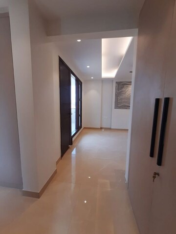 Building Lobby in 4 BHK Builder Floor at TDI The Grand Retreat, Sector 88 – for Sale