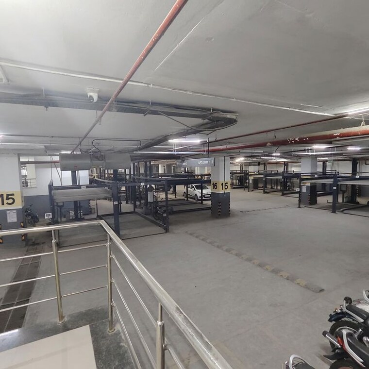  Parking, pimpri Commercial Office Space 2500 Sq.Ft. In Pimpri Pune 9983403