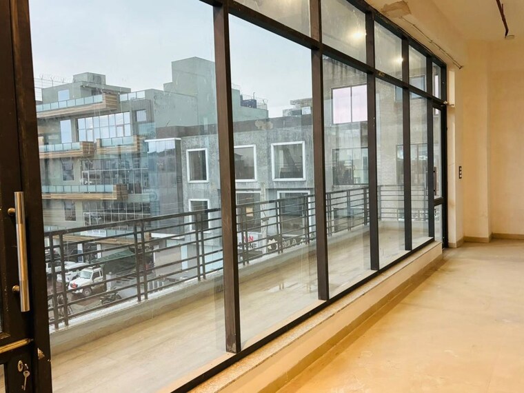 Room, sector 82 Commercial Office Space in IT/SEZ 500 Sq.Yd. In Sector 82 Mohali 10068492