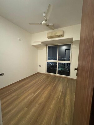 Room in 2 BHK Apartment at Hari Mangal Uday, Matunga – for Rent