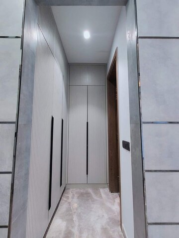 Building Lobby in 5 BHK Builder Floor at TDI The Grand Retreat, Sector 88 – for Sale