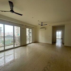 Room in 3 BHK Apartment at Conscient Heritage Max, Sector 102 – for Rent