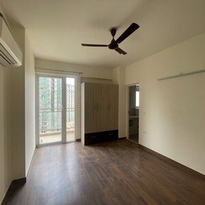 Room in 3 BHK Apartment at Conscient Heritage Max, Sector 102 – for Rent