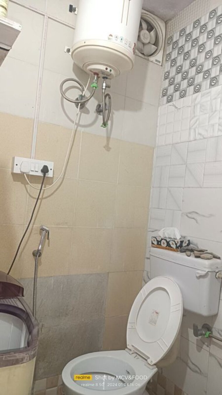 Bathroom, malviya nagar 2 Bedroom 1000 Sq.Ft. Builder Floor In Malviya Nagar Delhi 10068592
