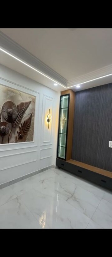 Room in 1 BHK Builder Floor at Dwarka Mor – for Sale