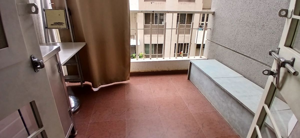 2 BHK Apartment For Sale in Shraddha Twin Tower