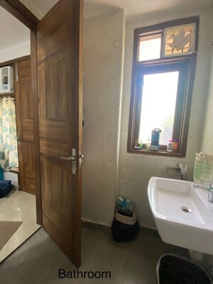 Bathroom in 1 BHK Builder Floor at Sector 43 – for Rent