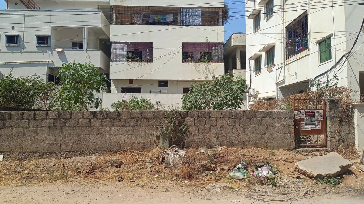Plot For Sale in Manikonda