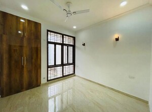 Room in 3 BHK Builder Floor at Sector 57 – for Sale