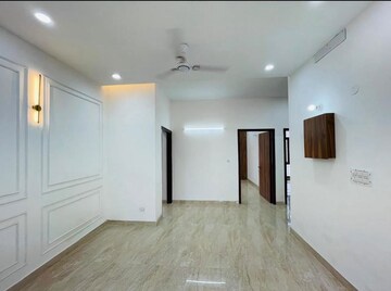 Room in 3 BHK Builder Floor at Sector 57 – for Sale