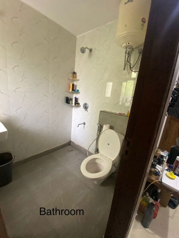 Bathroom, sushant lok i 1 Bedroom 402 Sq.Ft. Builder Floor In Sushant Lok I Gurgaon 10068638