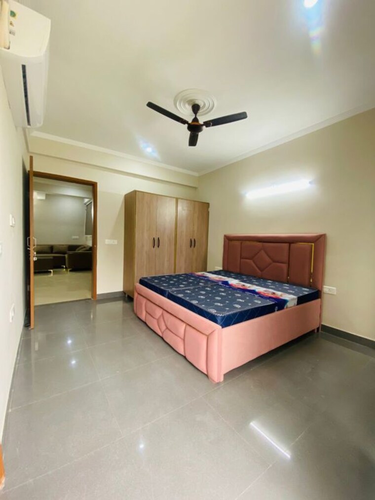 Bedroom, dlf-exclusive-floors 2 Bedroom 2000 Sq.Ft. Apartment In Sector 53 Gurgaon 10068650