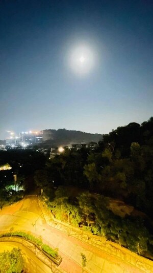 Plot Area in 2 BHK Apartment at Hiranandani Castle Rock, Powai – for Sale