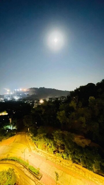 Plot Area in 2 BHK Apartment at Hiranandani Castle Rock, Powai – for Sale