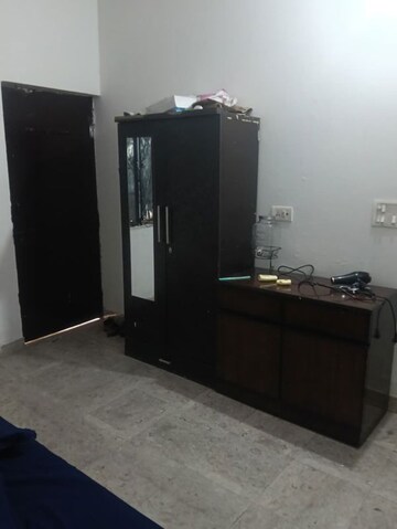Room in 2 BHK Apartment at RWA Apartments Sector 70, Sector 70 – for Rent