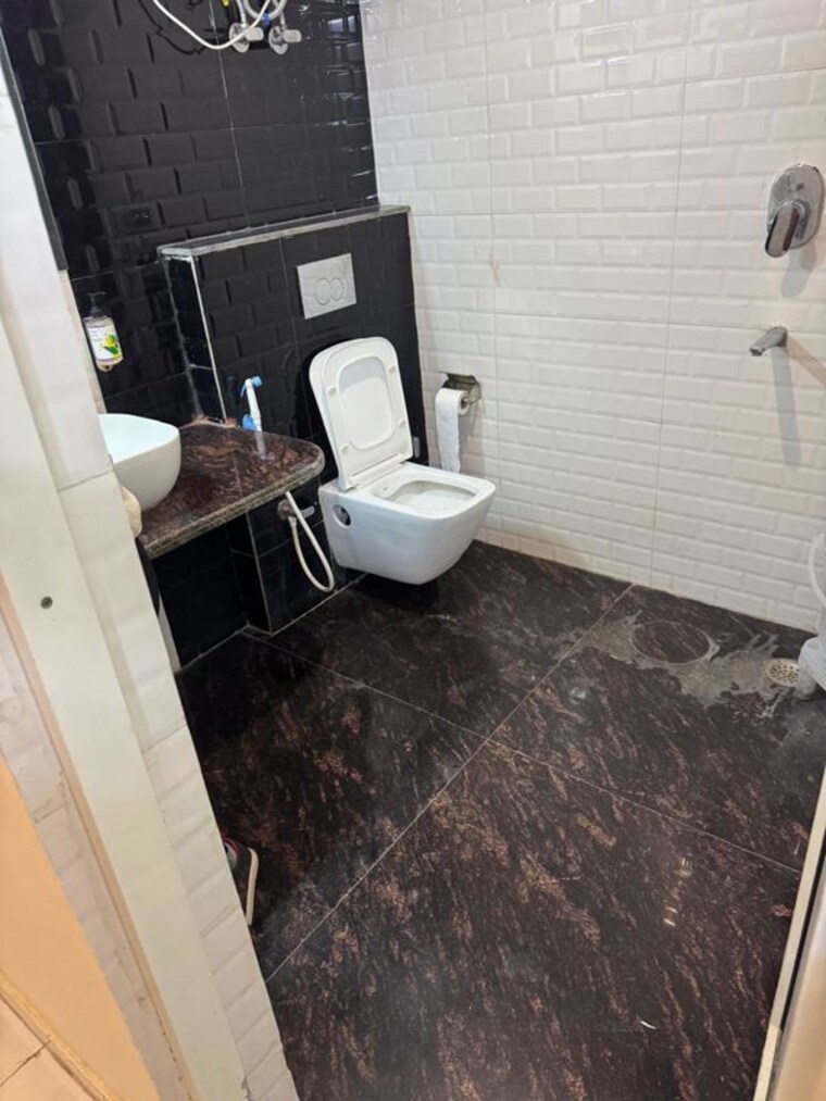 Bathroom, rwa-apartments-sector-116 2 Bedroom 950 Sq.Ft. Apartment In Sector 116 Noida 10068791