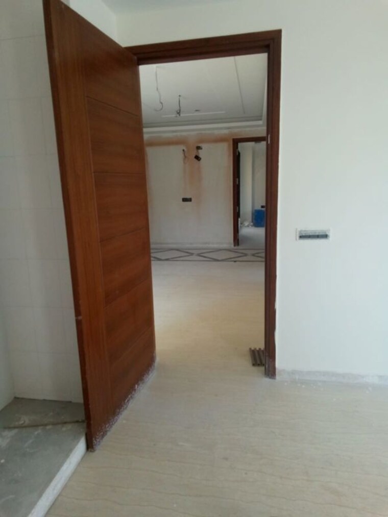 Room, kalkaji 3 Bedroom 900 Sq.Ft. Builder Floor In Kalkaji Delhi 10068823